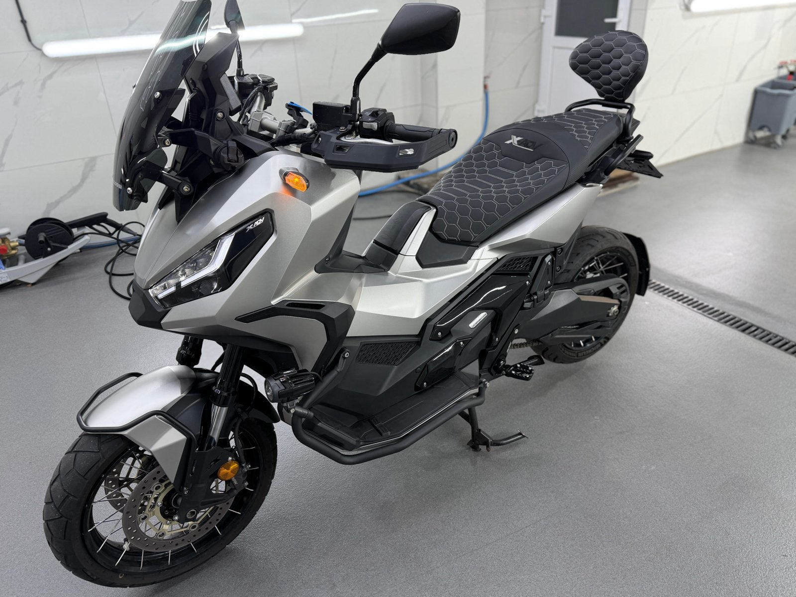 Honda X-ADV 750, Motoren, Motoren | Honda, Particulier, Scooter, meer dan 35 kW, 2 cilinders, Motorrijbewijs A, Sportuitlaat, Automaat