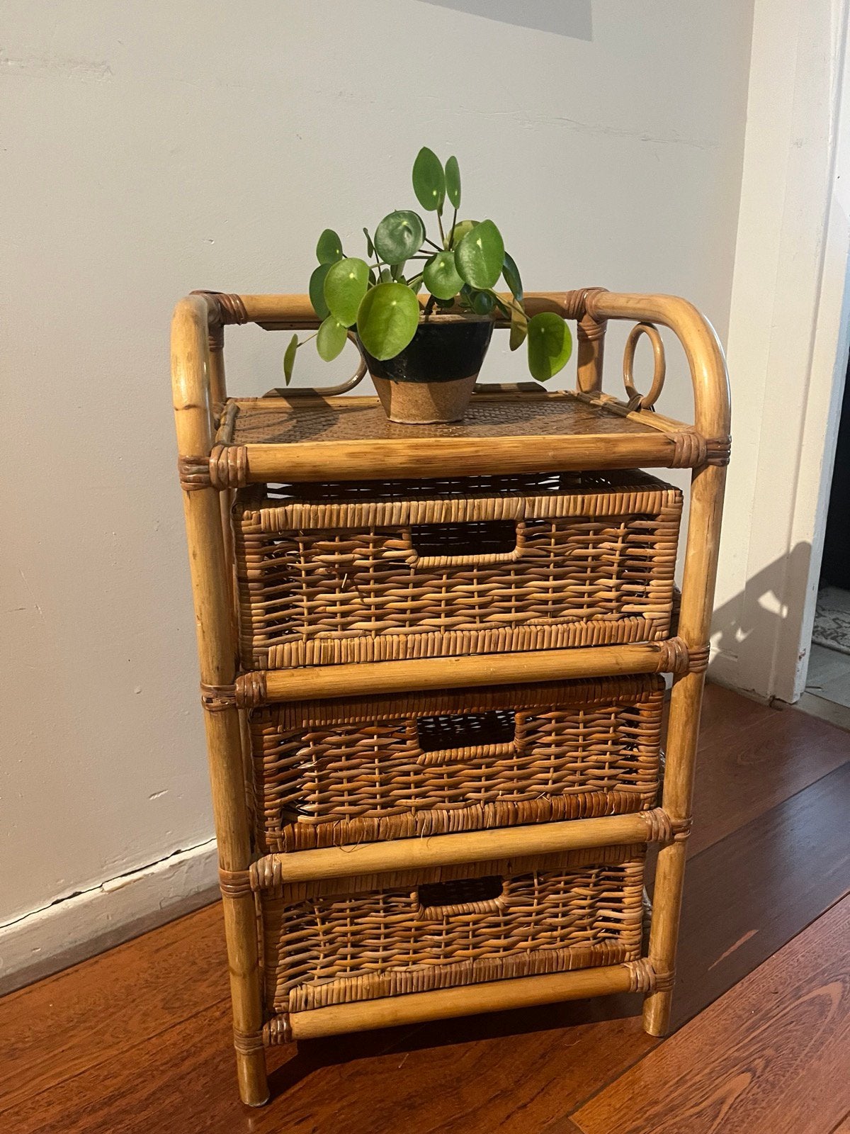 Vintage rotan ladekastje met 3 lades, Ophalen, Overige materialen, Minder dan 45 cm, 55 tot 70 cm