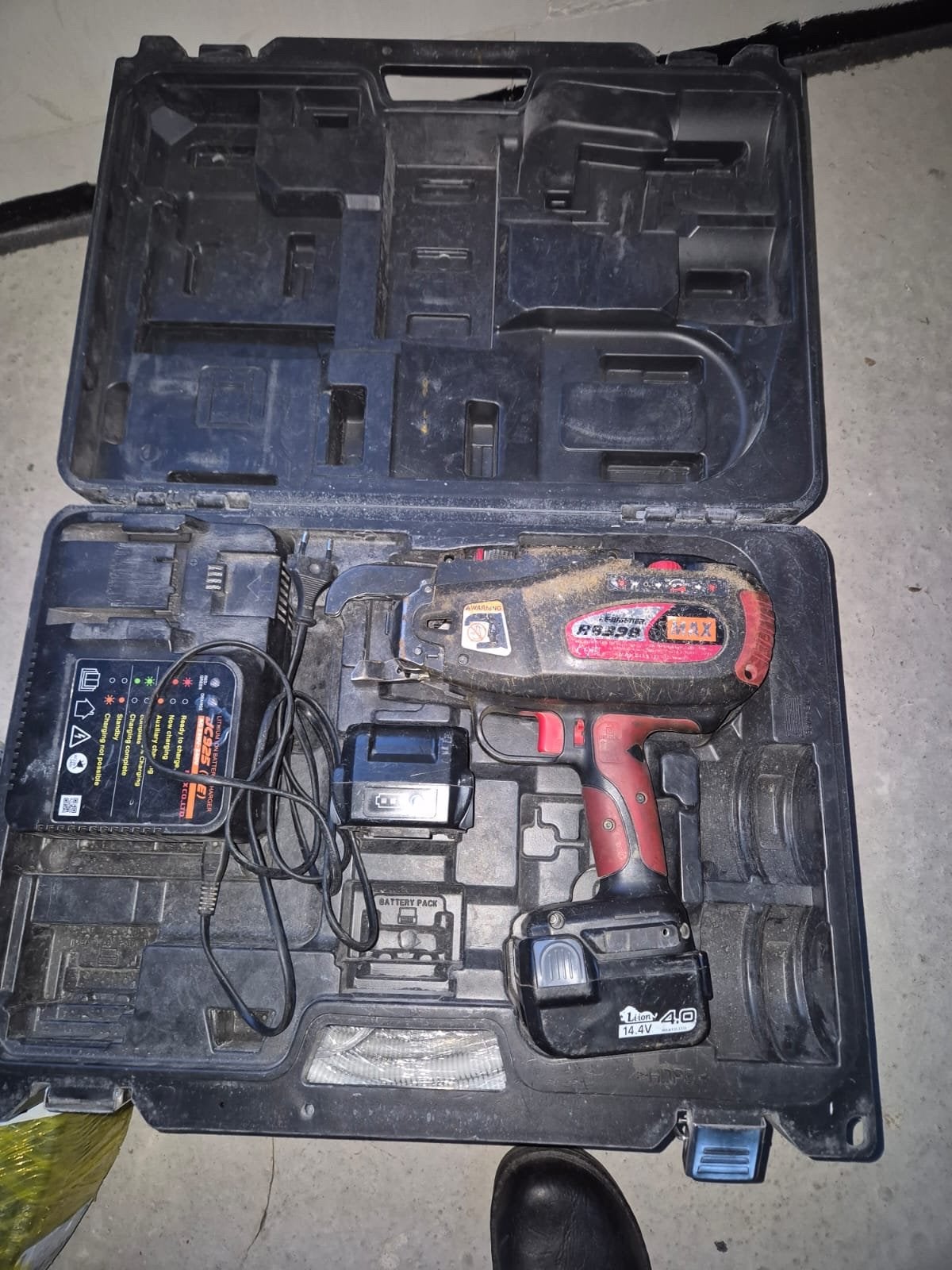 Vlechtmachine met accu en lader, Ophalen of Verzenden, Gebruikt, Overige typen, Overige merken
