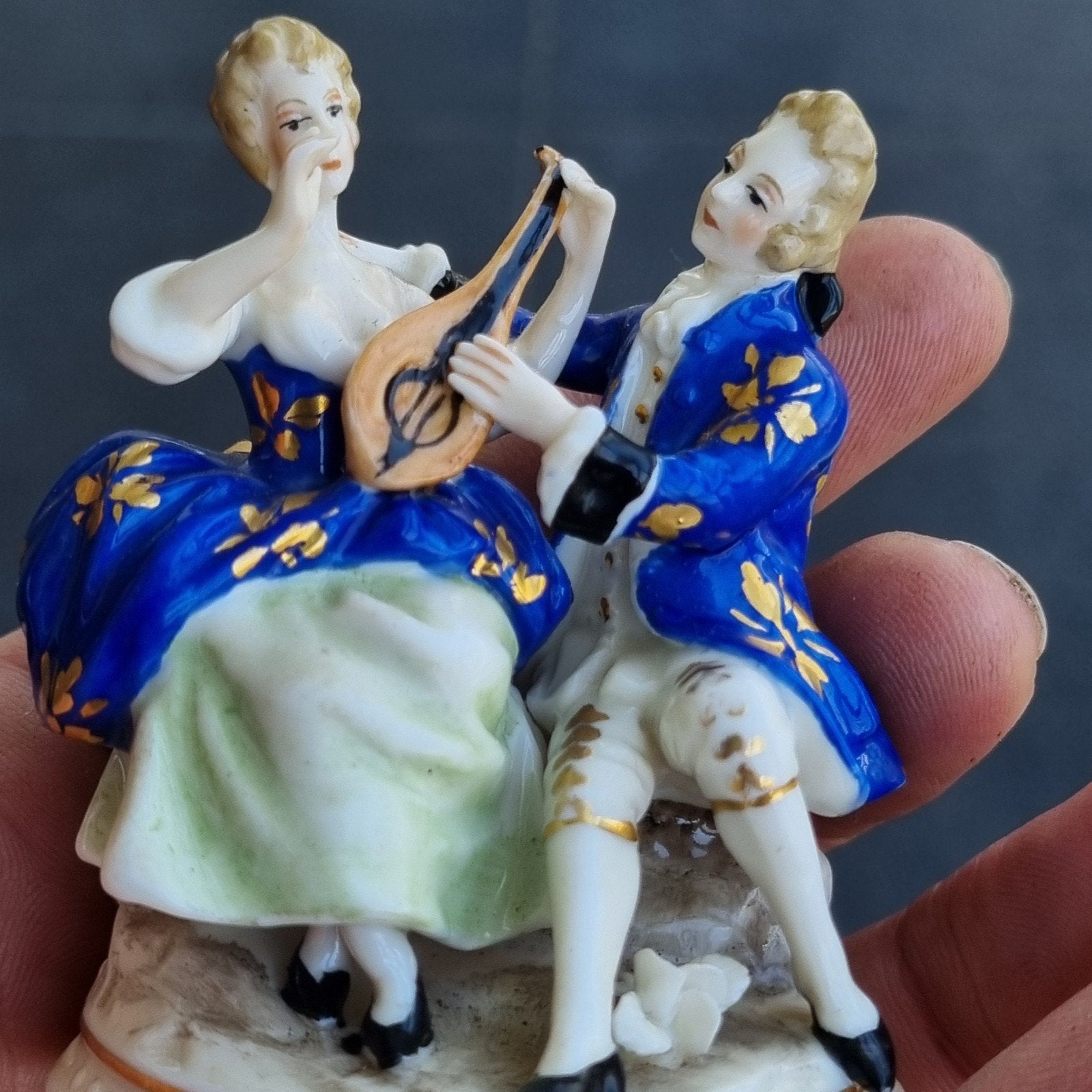 antiek porselein beeldje, Ophalen of Verzenden