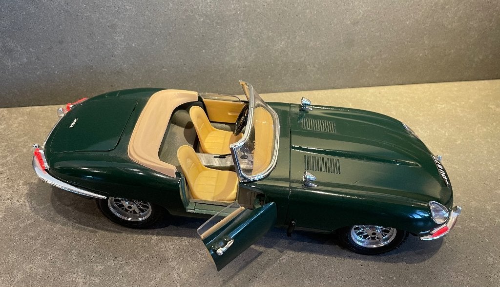 Bburago Jaguar "E" groen, Ophalen of Verzenden, Nieuw, Auto, Bburago