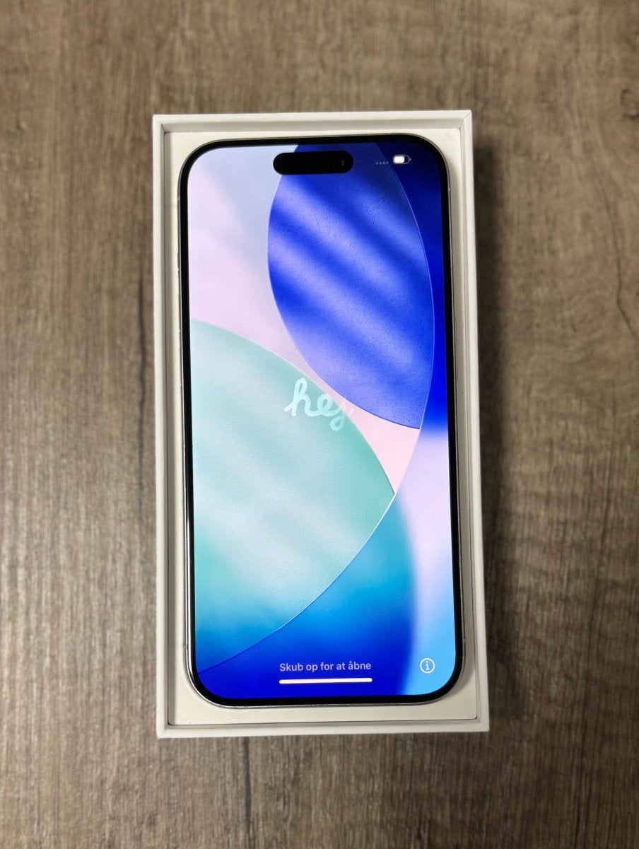 iPhone 15 Pro 128GB Grijs – Achterkant Gebarsten