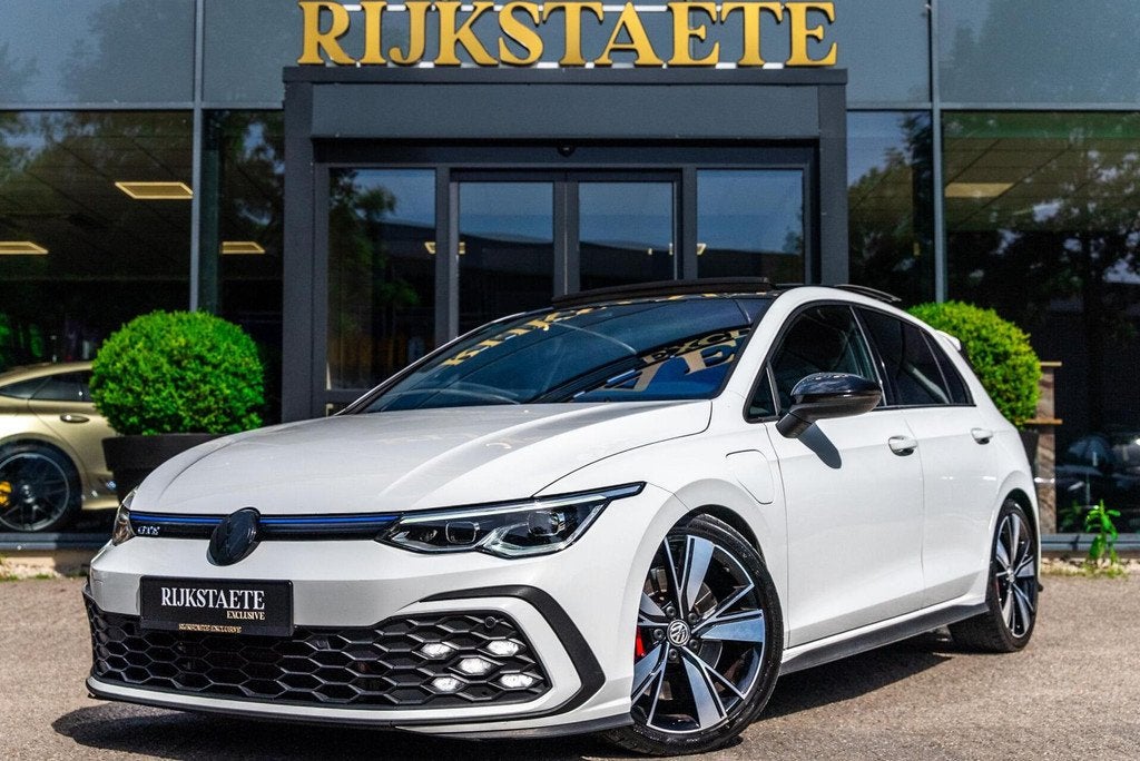 Volkswagen Golf 1.4 eHybrid GTE|PANO|ACC|CAMERA|STOELVERW., Auto's, Gebruikt, 4 cilinders, Leder en Stof, Wit