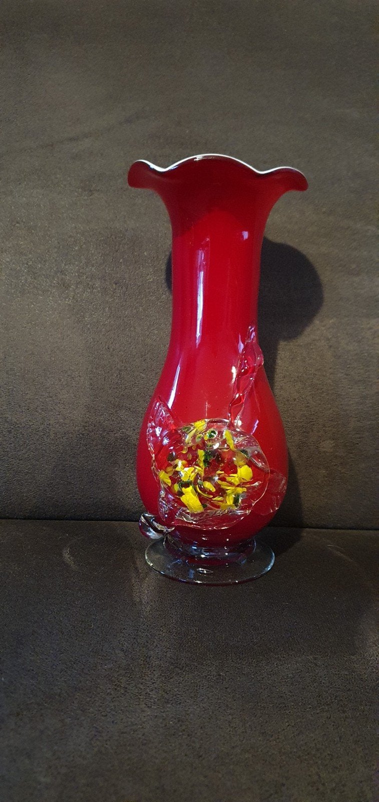 Rode Murano glazen vaas met kleurrijke decoratie, Antiek en Kunst, Ophalen of Verzenden
