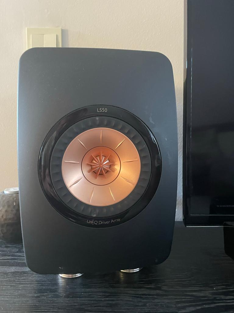 Kef LS50 - Hoogwaardige boekenplank speakers, Zo goed als nieuw, 60 tot 120 watt, Front, Rear of Stereo speakers, Ophalen