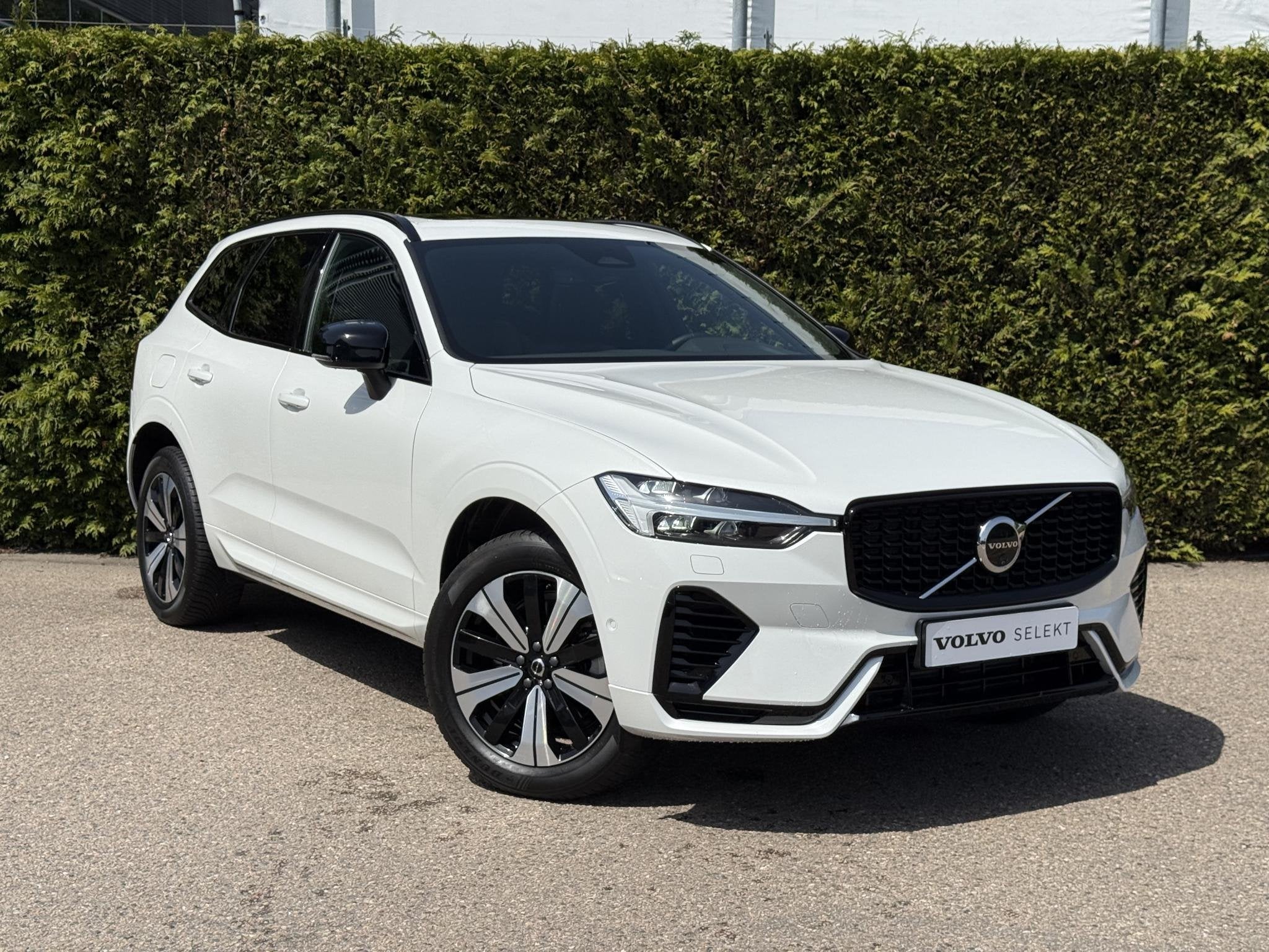 Volvo XC60 T6 Plug-in hybrid AWD Plus Dark | Blis | Keyless, 12 maanden, Gebruikt, Euro 6, 4 cilinders
