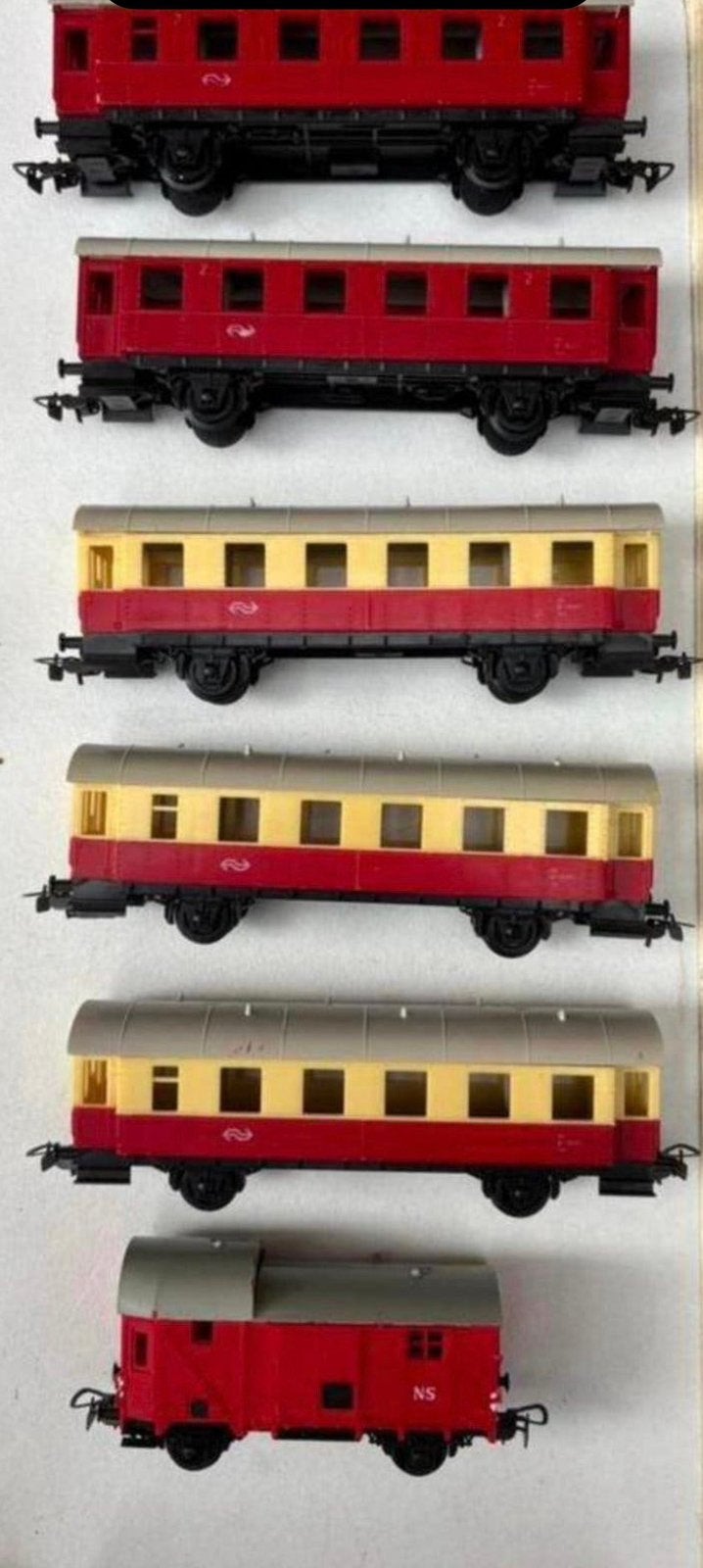 Piko trein met 5 wagonnen set, Hobby en Vrije tijd, Gelijkstroom, Gebruikt, Treinset, Piko