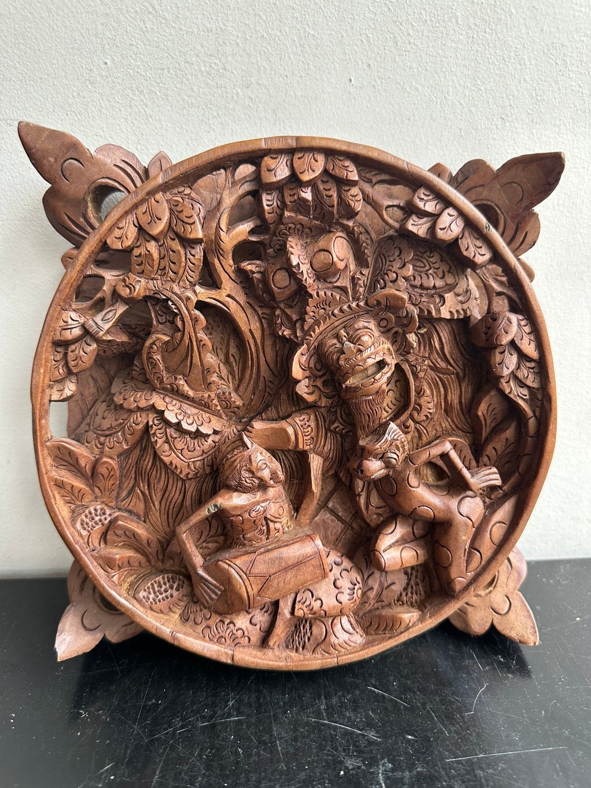 Balinees 3d houtsnijwerk Mythische figuren en tropen flora, Ophalen of Verzenden