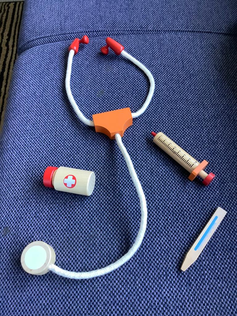 Houten dokter speelgoed set, Kinderen en Baby's, Speelgoed | Houten speelgoed, Ophalen of Verzenden, Zo goed als nieuw