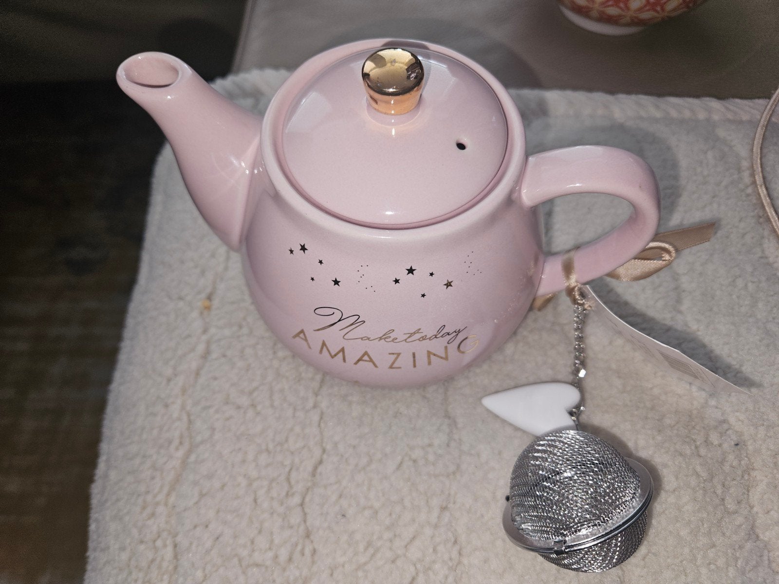 Theepot met theezeefje - Make Today Amazing, Theepot/fluitketel, Ophalen of Verzenden, Zo goed als nieuw, Roze