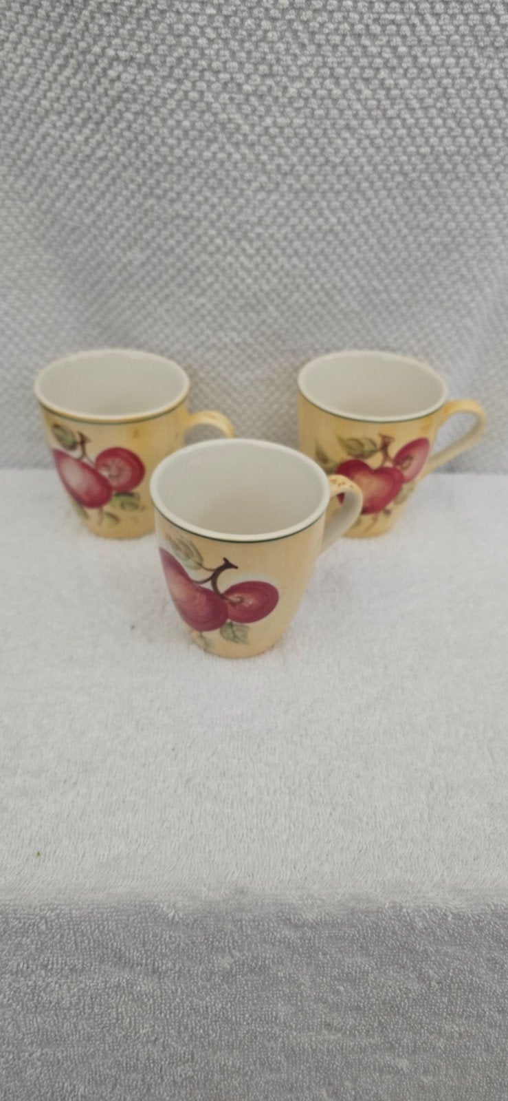 Set van 3 Vic's mokken en 4 schotels met fruitprint, Ophalen of Verzenden