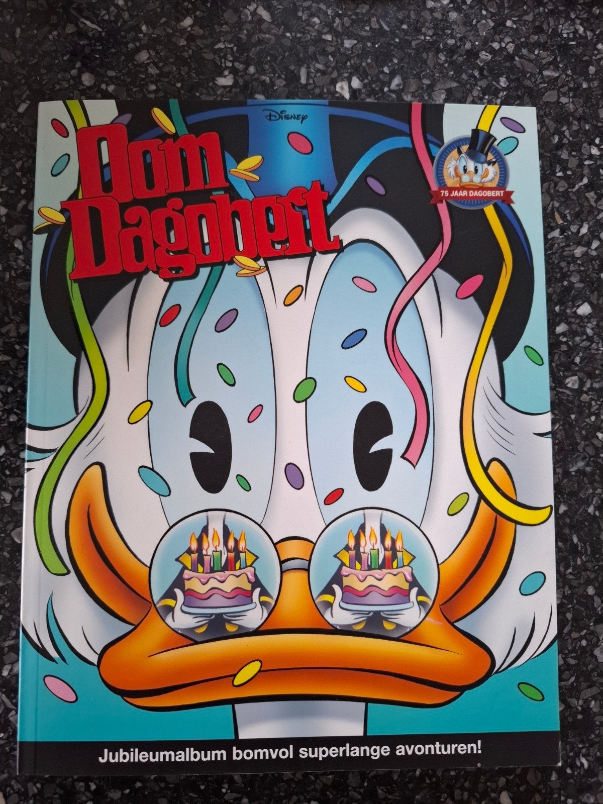 Jubileumalbum Bom Dagobert - 75 jaar Dagobert Duck, Eén stripboek, Ophalen of Verzenden, Gelezen, Walt Disney Company