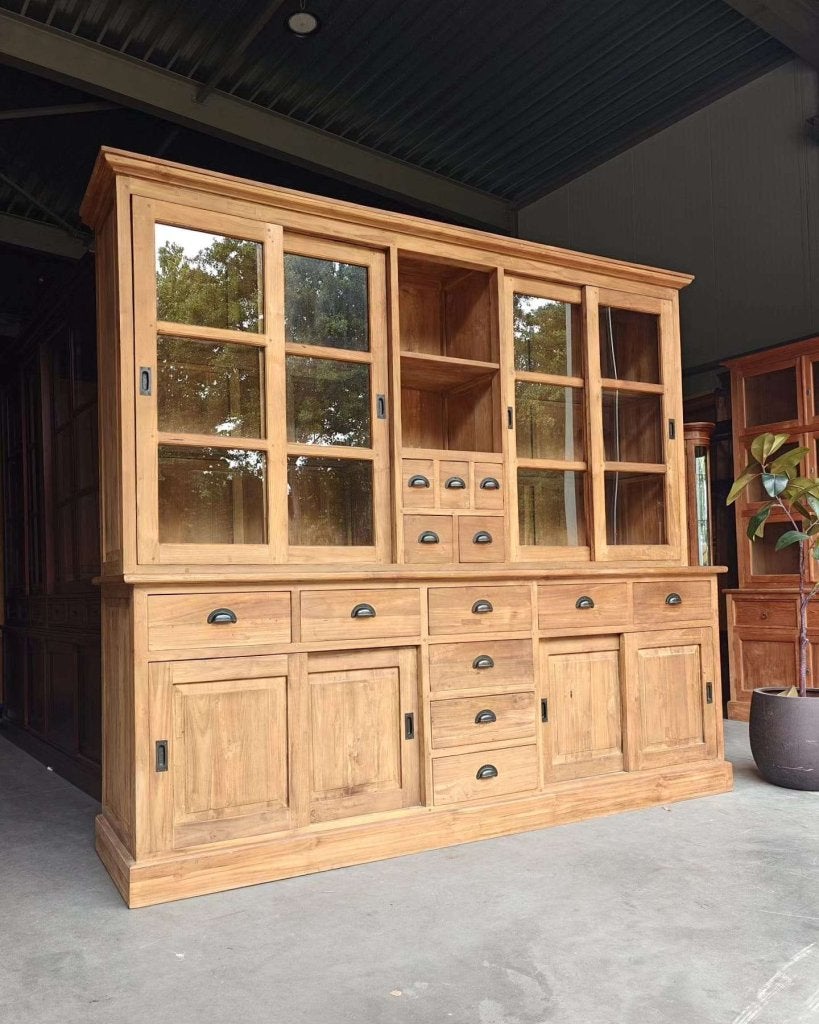 Foto 3 van Grote brede winkelkast | Servieskast gemaakt van teak #3941