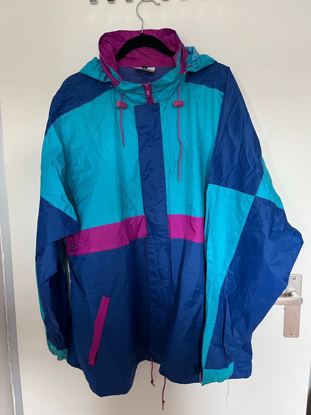 Z.g.a.n. Fleurige regenjas mt L, Kleding | Dames, Ophalen of Verzenden, Zo goed als nieuw, Maat 42/44 (L), Meerkleurig