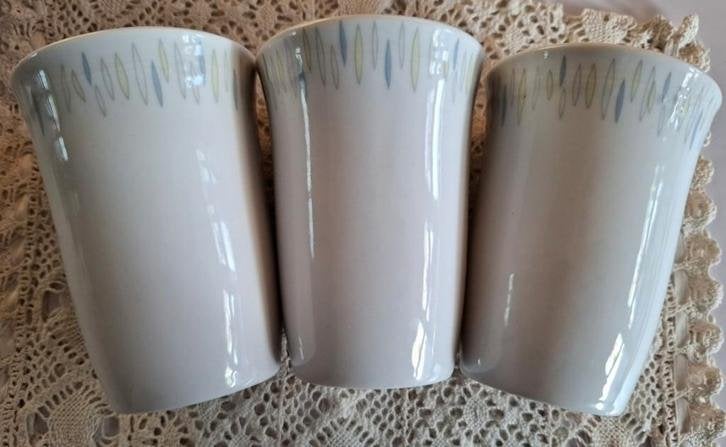3 Vintage Winterling bekers met pastelkleurige figuurtjes, Huis en Inrichting, Gebruikt, -, -, Ophalen of Verzenden
