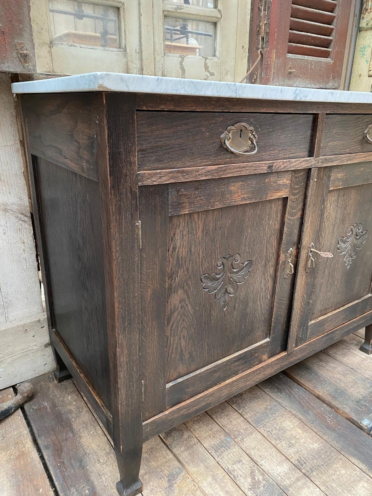 Charmant Frans commode kast met marmer, Ophalen