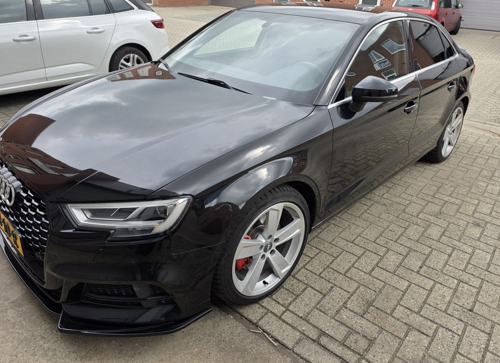 Audi A3 2.0 TDI 150pk S Tronic 2019 Zwart, Auto's, Dealer onderhouden, Zwart, Alcantara, Zwart