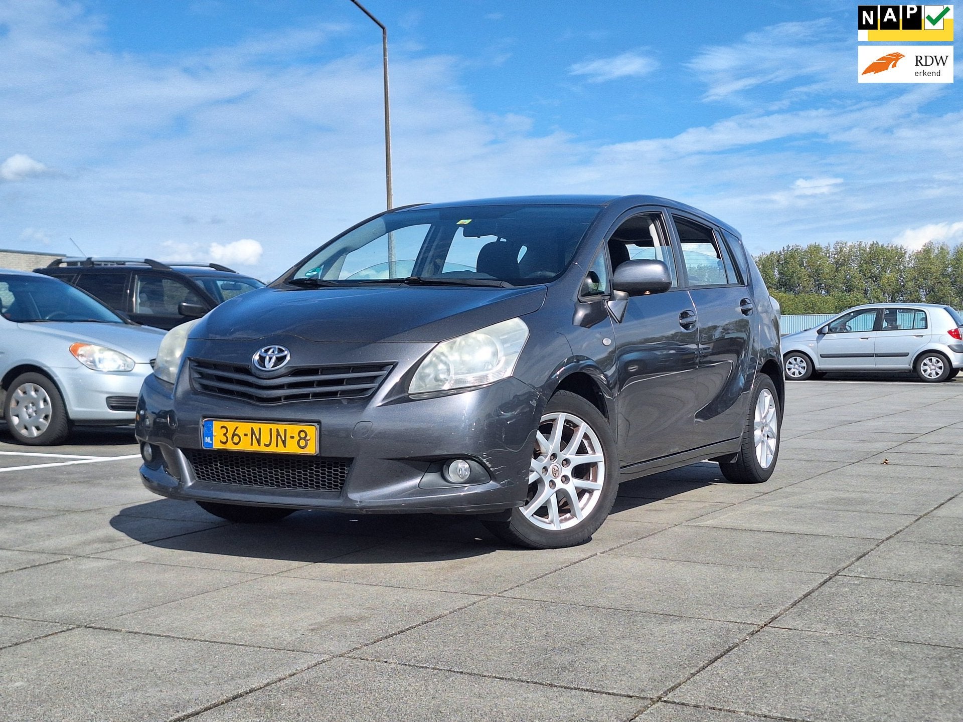 Toyota Verso € 5850,-1.6 VVT-i Business Navi+Trekhaak+Airc, Auto's, Voorwielaandrijving, Euro 5, Gebruikt, 4 cilinders