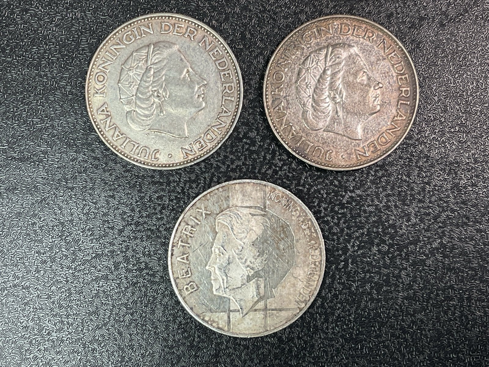 Set van 3 zilveren guldens: Juliana en Beatrix knaken # 377, Postzegels en Munten, Munten | Nederland, Koningin Juliana, Setje