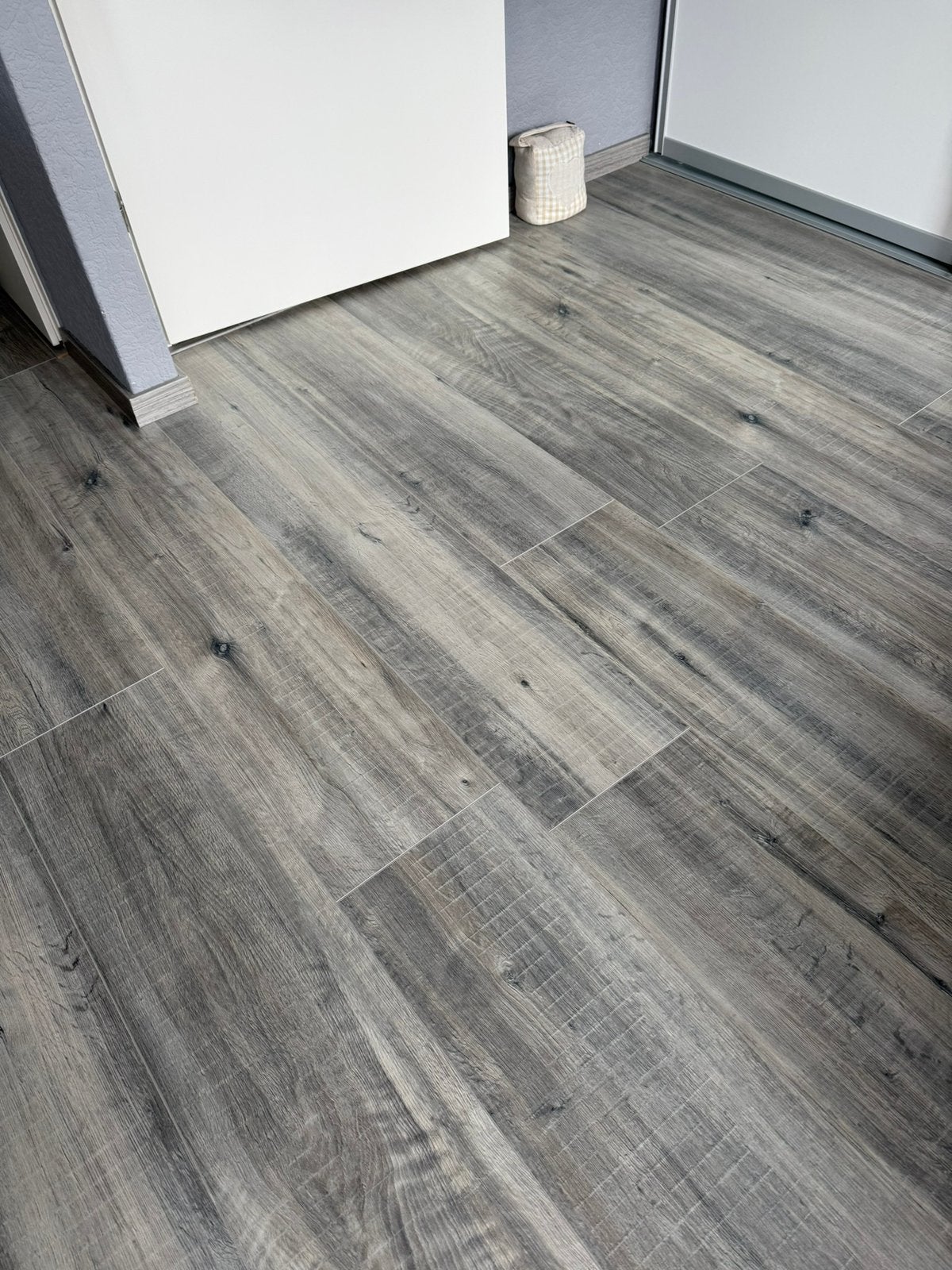 Laminaat extra breed Gala, Grijs eiken 8mm - Totaal 4,3 m2, Ophalen, 50 tot 150 cm, Nieuw, Minder dan 5 m²