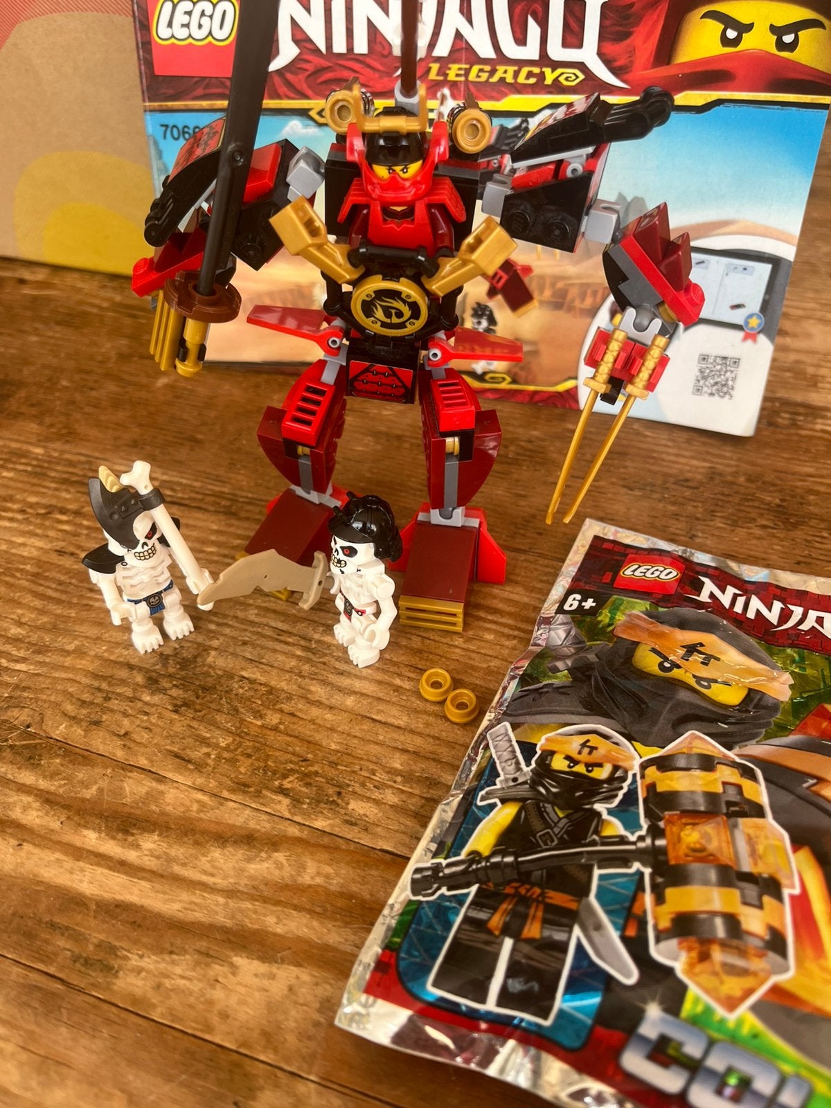 Lego 70666 Ninjago + Cole