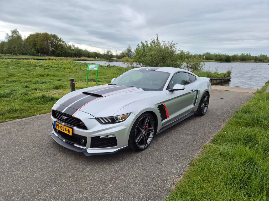 Ford Mustang 2.3 Roush stage 1 2016, Auto's, Automatische klimaatregeling, Achterwielaandrijving, Zwart, 4 stoelen