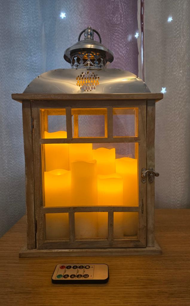 Sfeervolle decoratiekast / windlicht met LED kaarsen, Huis en Inrichting, Woonaccessoires | Kandelaars en Kaarsen, Ophalen of Verzenden