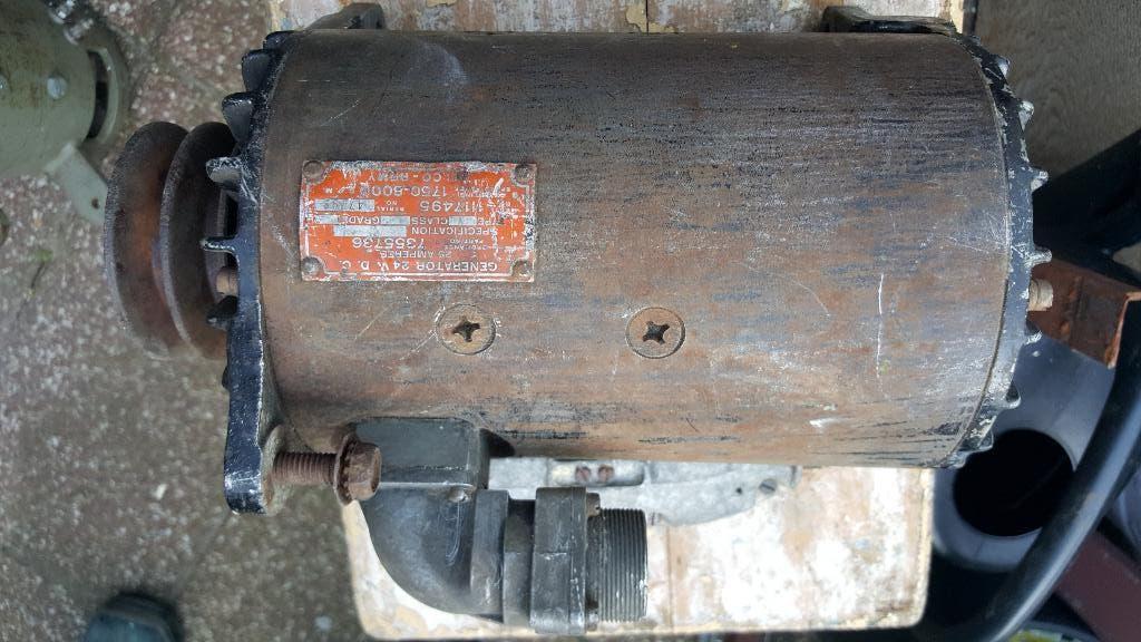 Delco Remy dynamo 24 Volt 25 A, Ophalen of Verzenden, Gebruikt