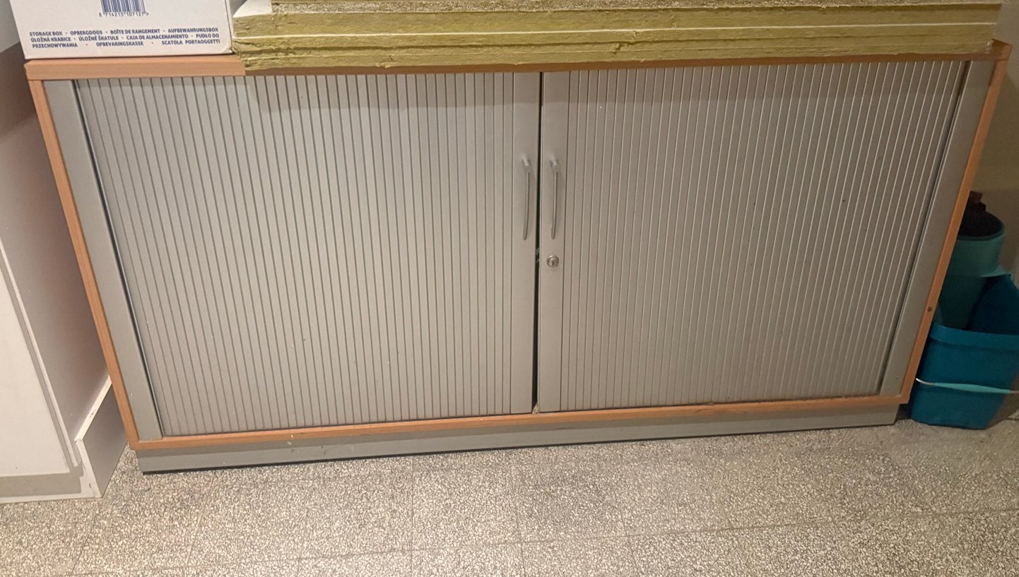 2 gratis Archiefkasten met rolluiken en slot, Huis en Inrichting, Ophalen, Gebruikt, 100 tot 150 cm, Meerdere deuren