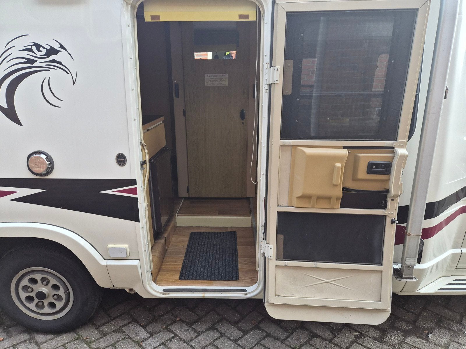 Foto 7 van BENZINE AUTOMAAT WINNEBAGO LE SHARO 2X AIRCO