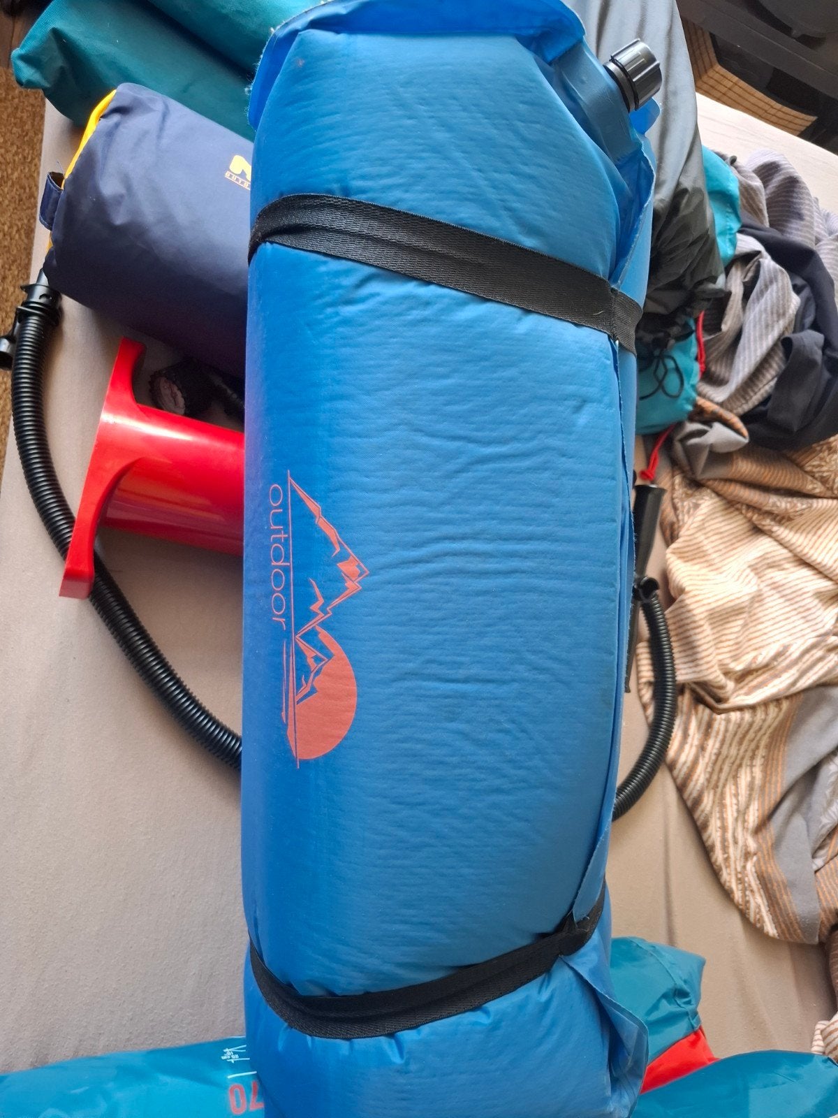 Outdoor slaapmat en 2 nomad matjes, Ophalen, Ingebouwde pomp, Gebruikt, 1-persoons