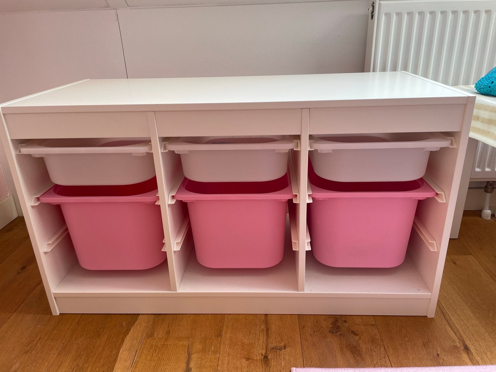 IKEA Trofast opbergkast met 6 witte en roze bakken, Ophalen, Gebruikt, Kast