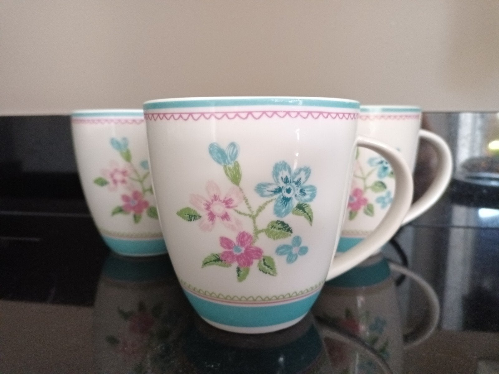Set van 3 vrolijke bloemen mokken - Lofjuuw, Overige merken, Keramiek, Zo goed als nieuw, Modern