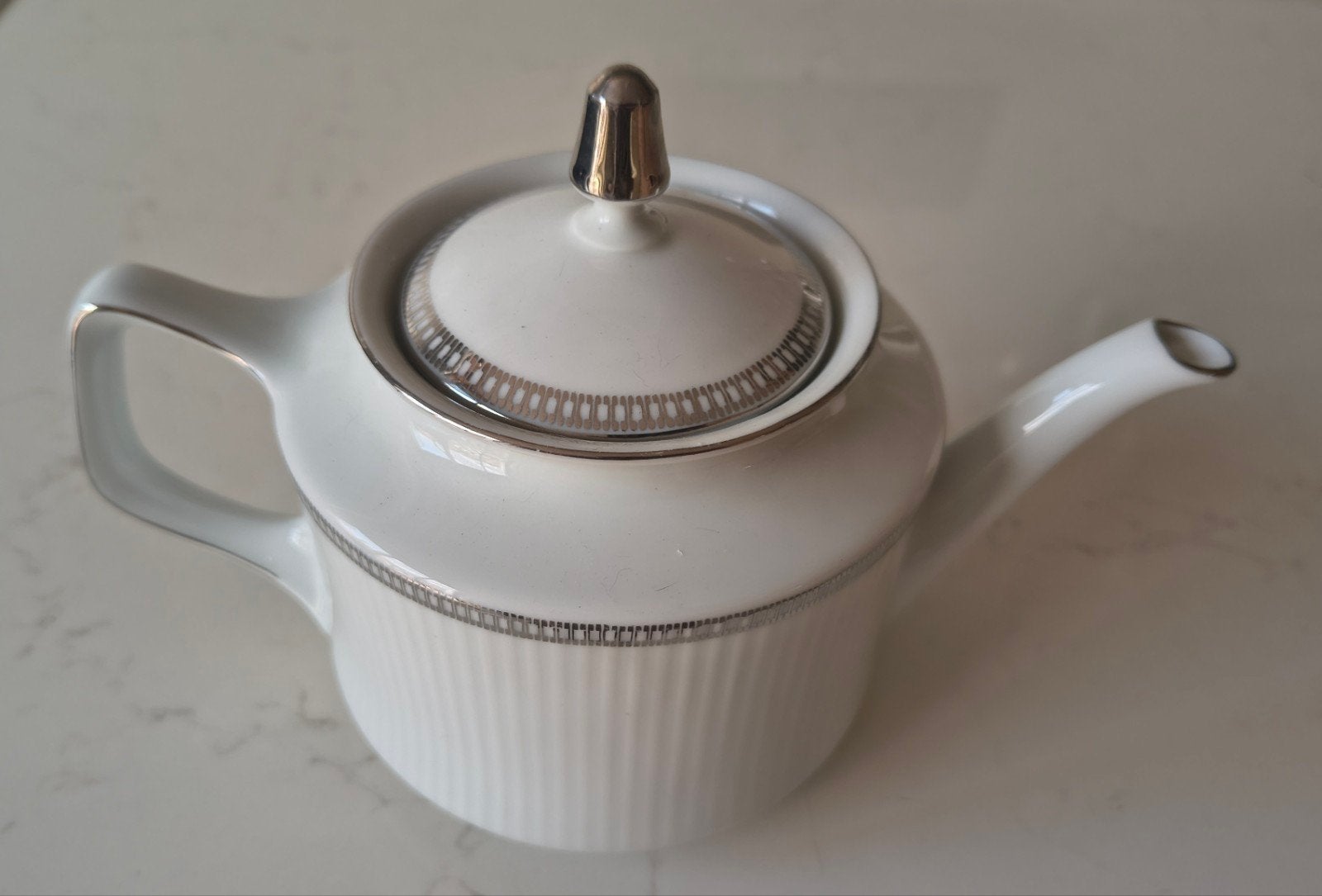 Bareuther Waldwassen 100 jaar theepot met zilveren accenten, Antiek en Kunst, Ophalen of Verzenden