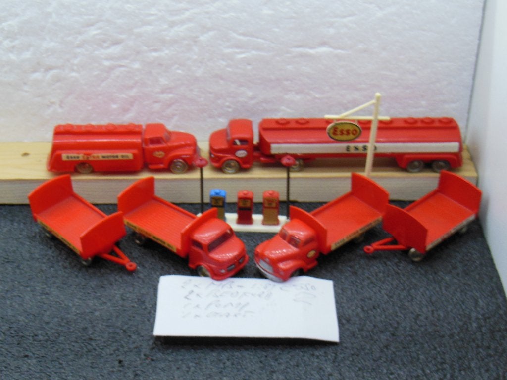 LEGO  4 x ESSO + Pomp/Mast - 1:87, Ophalen of Verzenden, Gebruikt, Bus of Vrachtwagen, Overige merken