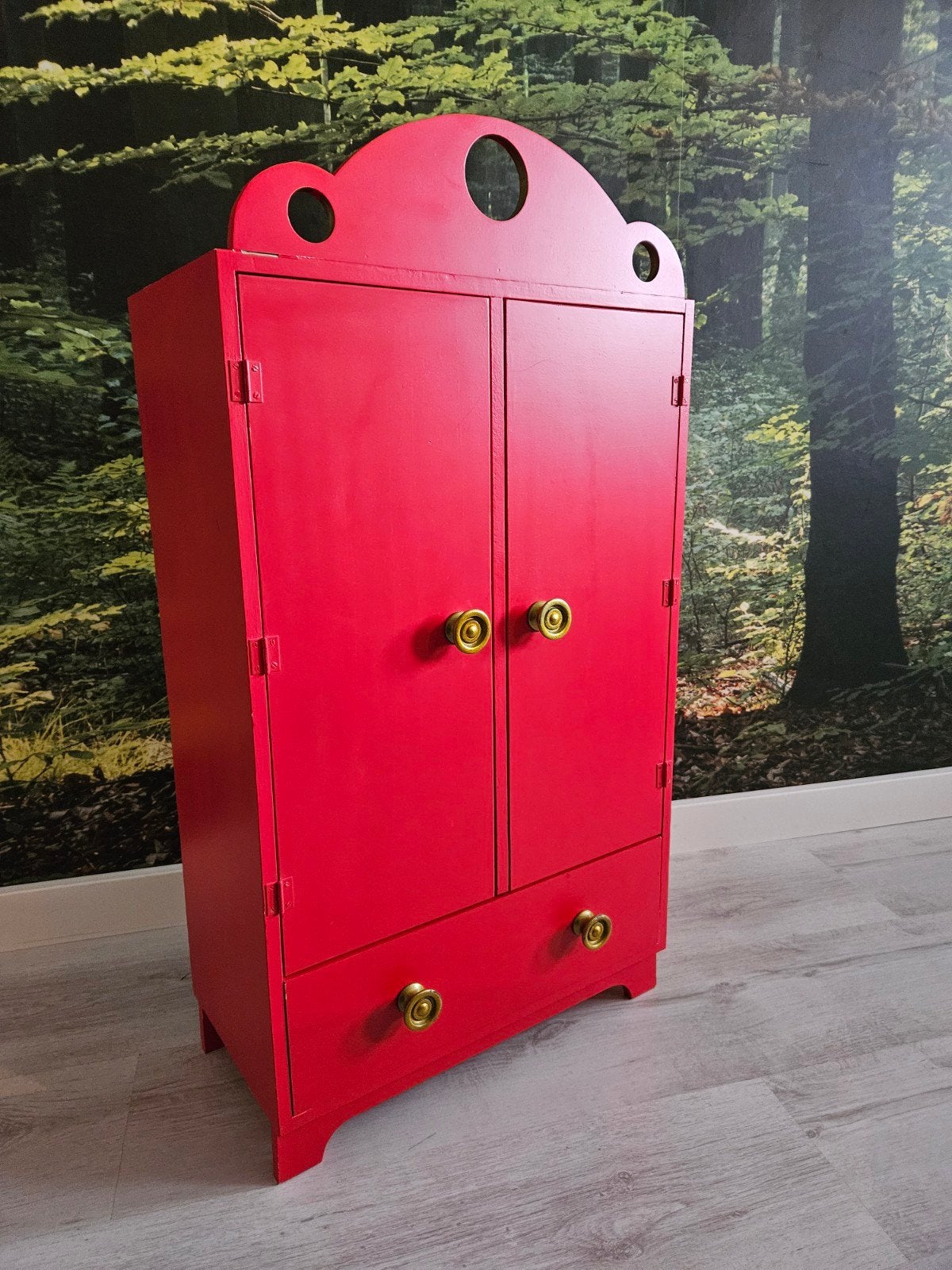 Mooie rode poppen kledingkast met lade, Ophalen, Gebruikt, Poppenhuis