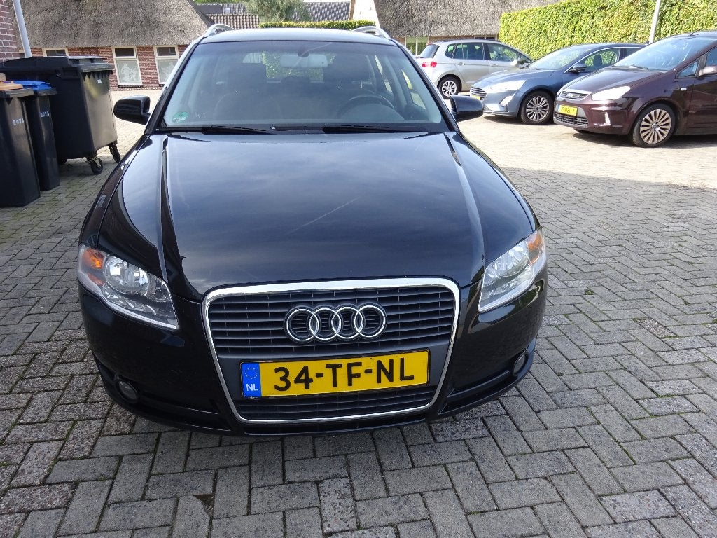 Audi A4 2.0 96KW Avant 2006 Zwart, Auto's, Voorwielaandrijving, 730 kg, 4 cilinders, 1984 cc