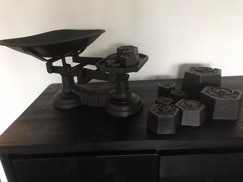 Zware zwarte weegschaal, Antiek en Kunst, Curiosa en Brocante, Ophalen