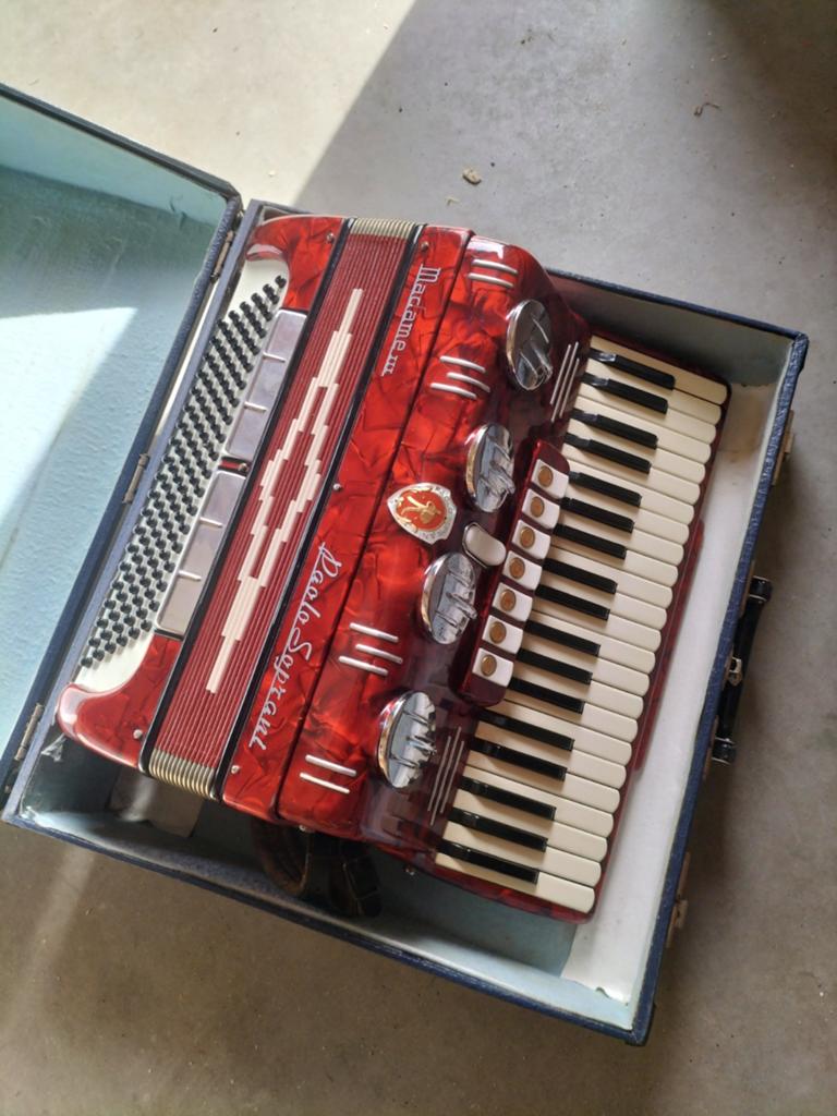 Paolo Soprani Macanem Accordeon met Koffer - Rood, Overige merken, Gebruikt, Met koffer, Toetsaccordeon