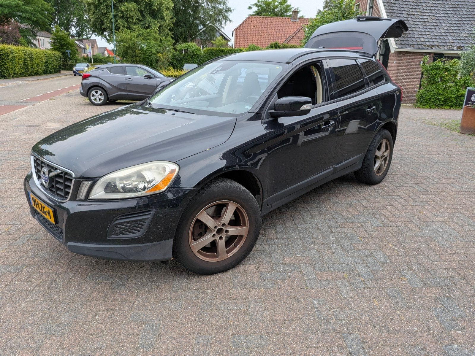 Heerlijke Volvo XC60 2.0 T Powershift 2010 Zwart, Auto's, Volvo, 1610 kg, 4 cilinders, Leder en Stof, Zwart