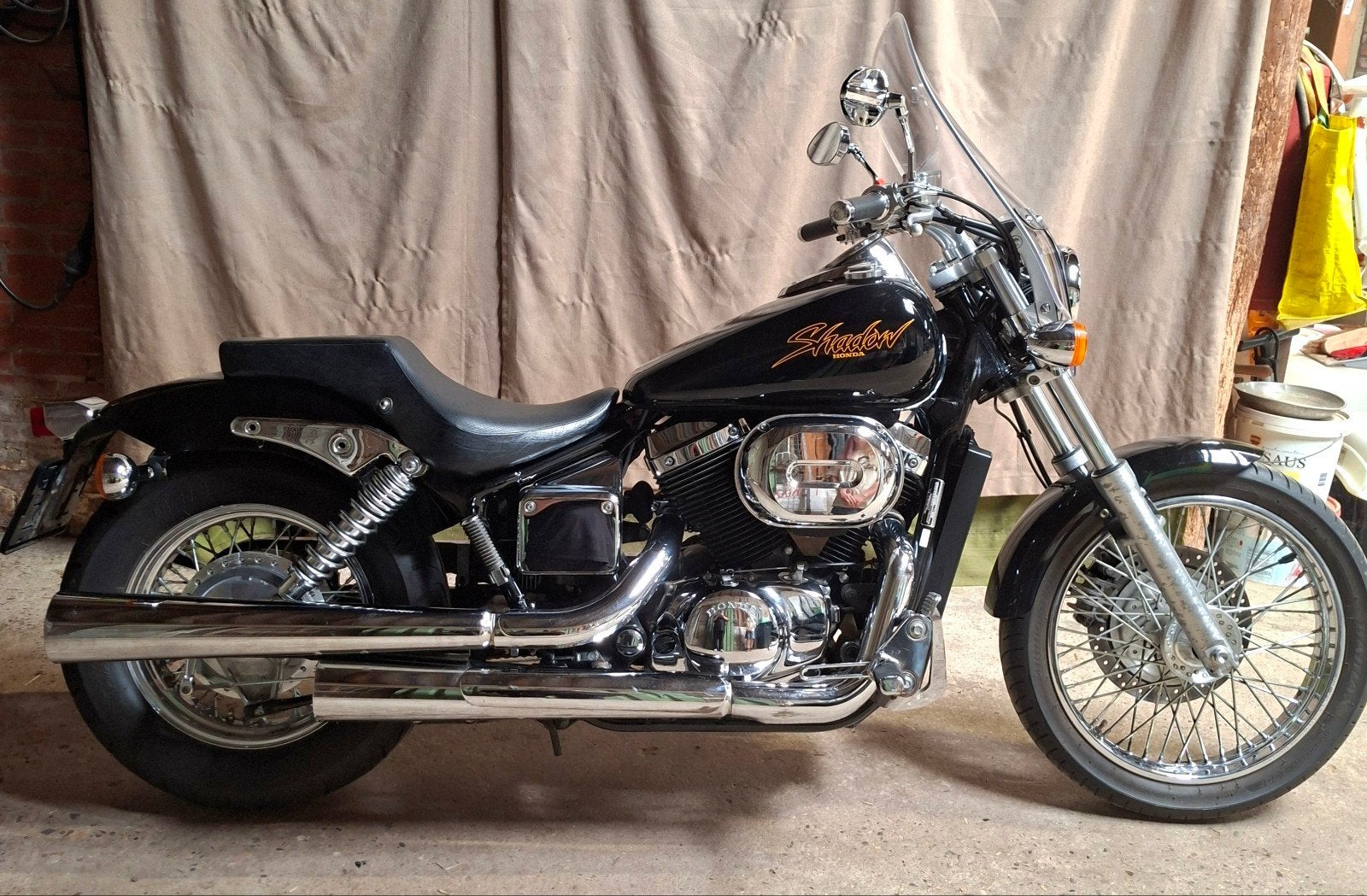 Honda VT 750 Black Widow, 2 cilinders, 745 cc, Chopper, Particulier