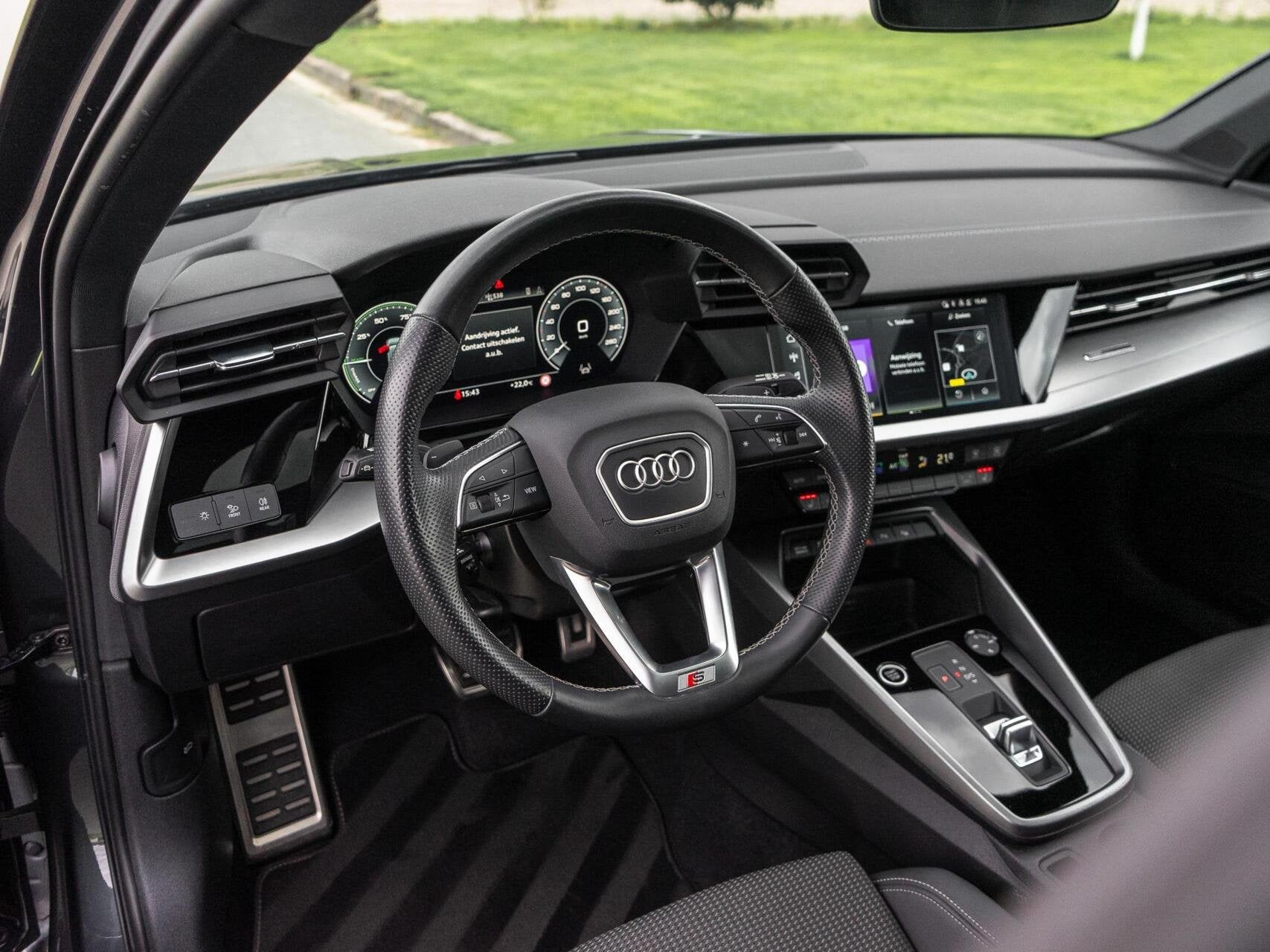 Audi A3 Sportback 40 TFSI e Edition |Panoramadak|Stoelverw.|, Auto's, Audi, Gebruikt, 4 cilinders, 1535 kg, Leder en Stof