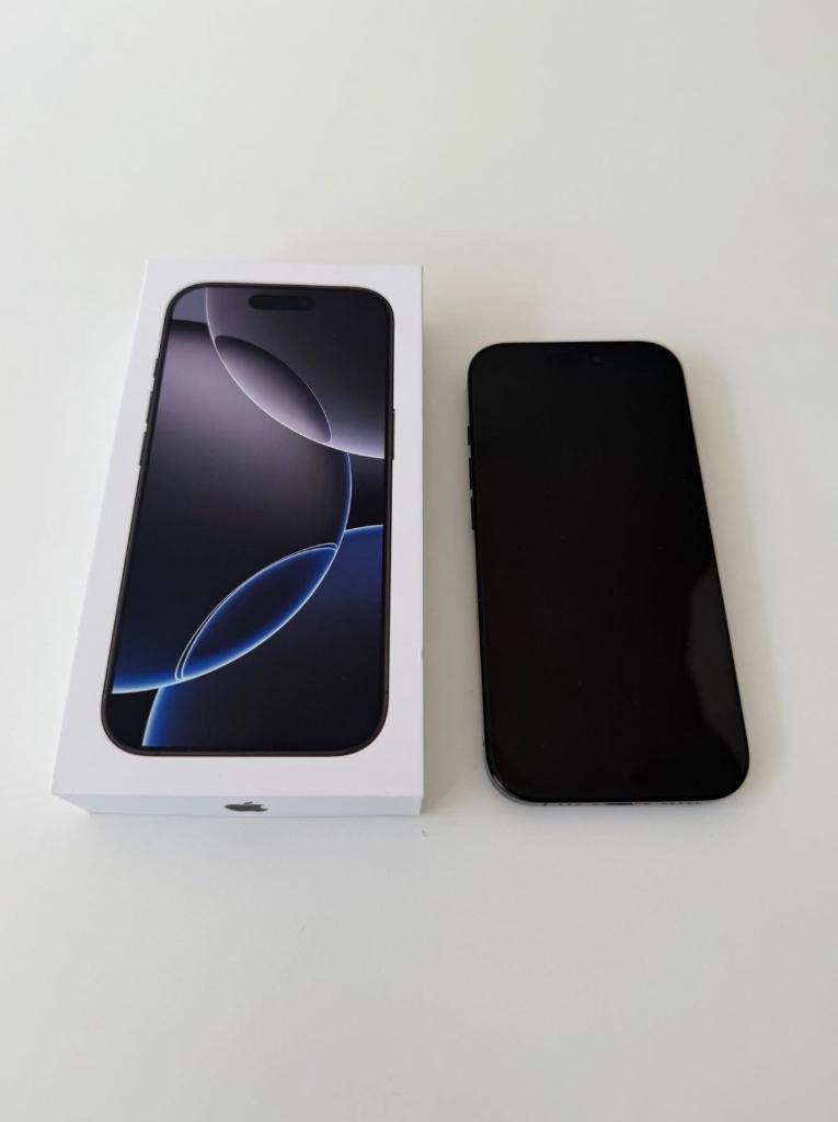 Iphone 16 pro in doos, Telecommunicatie, Mobiele telefoons | Apple iPhone, Zwart, Nieuw, Ophalen of Verzenden, 256 GB