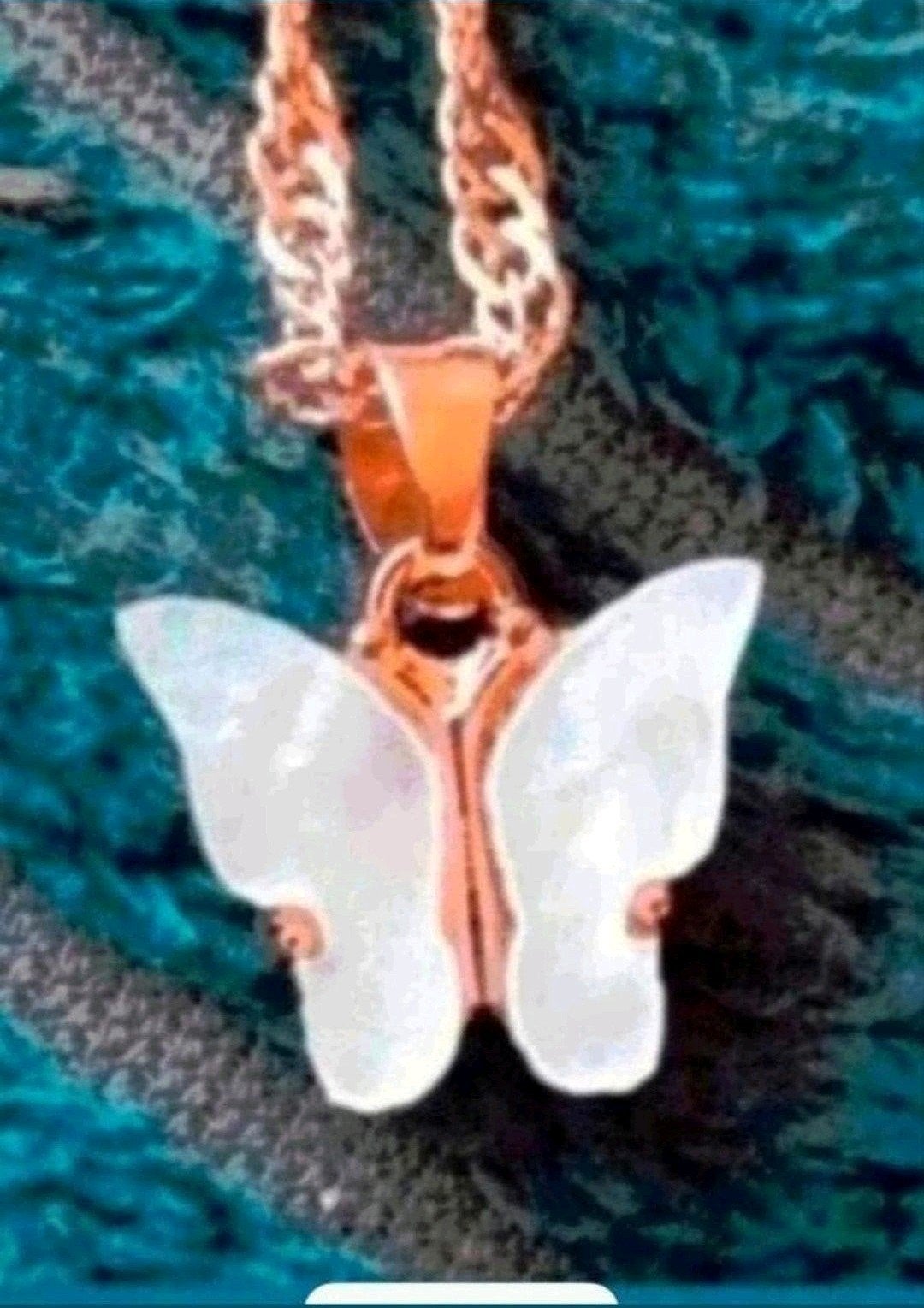 ketting witte akoya parel steen vlinder, Verzenden, Nieuw, Goud, Met hanger