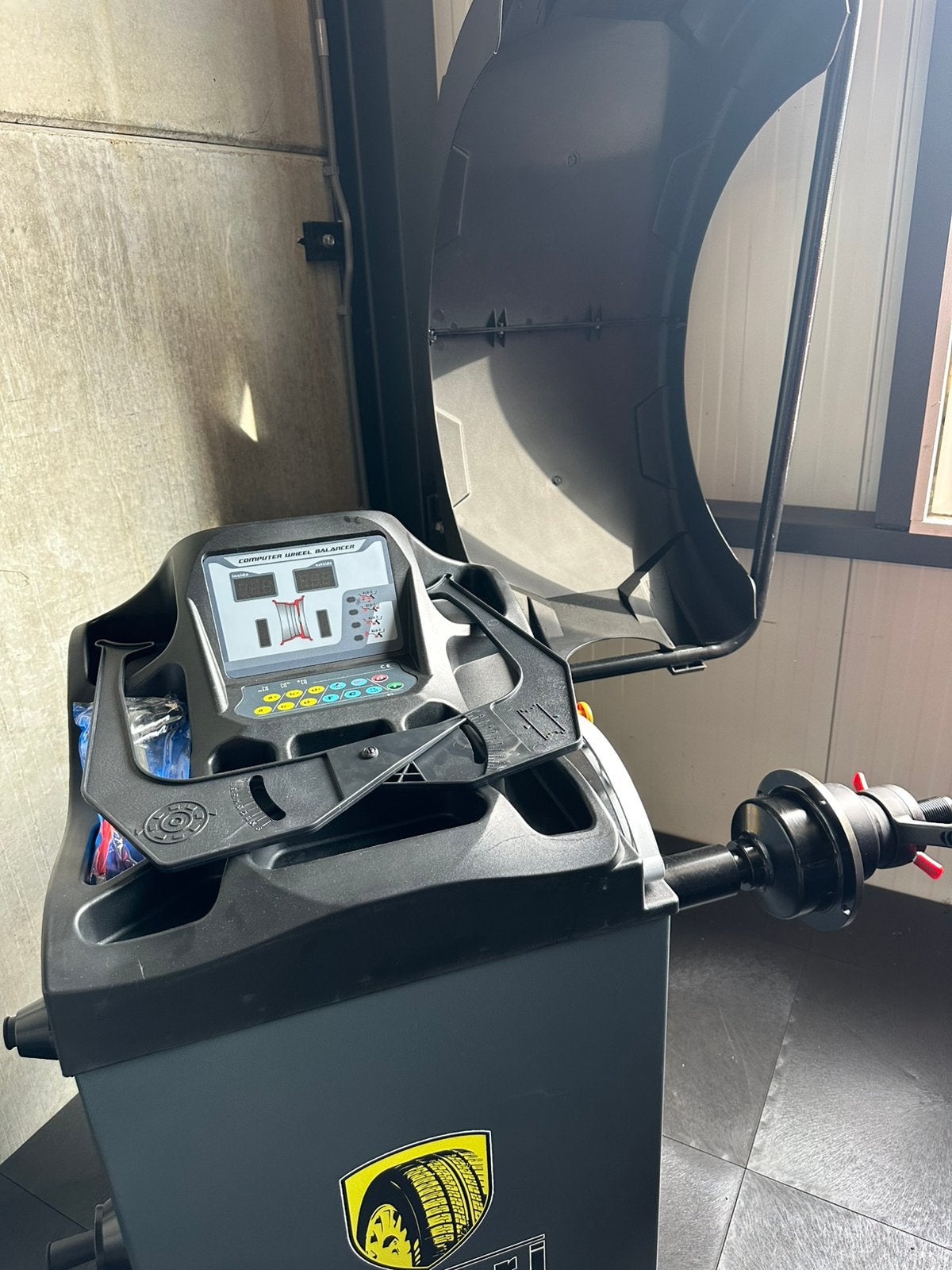 Fabbri ZH825B balanceermachine semi-automatisch / Nieuw, Auto diversen, Ophalen, Nieuw