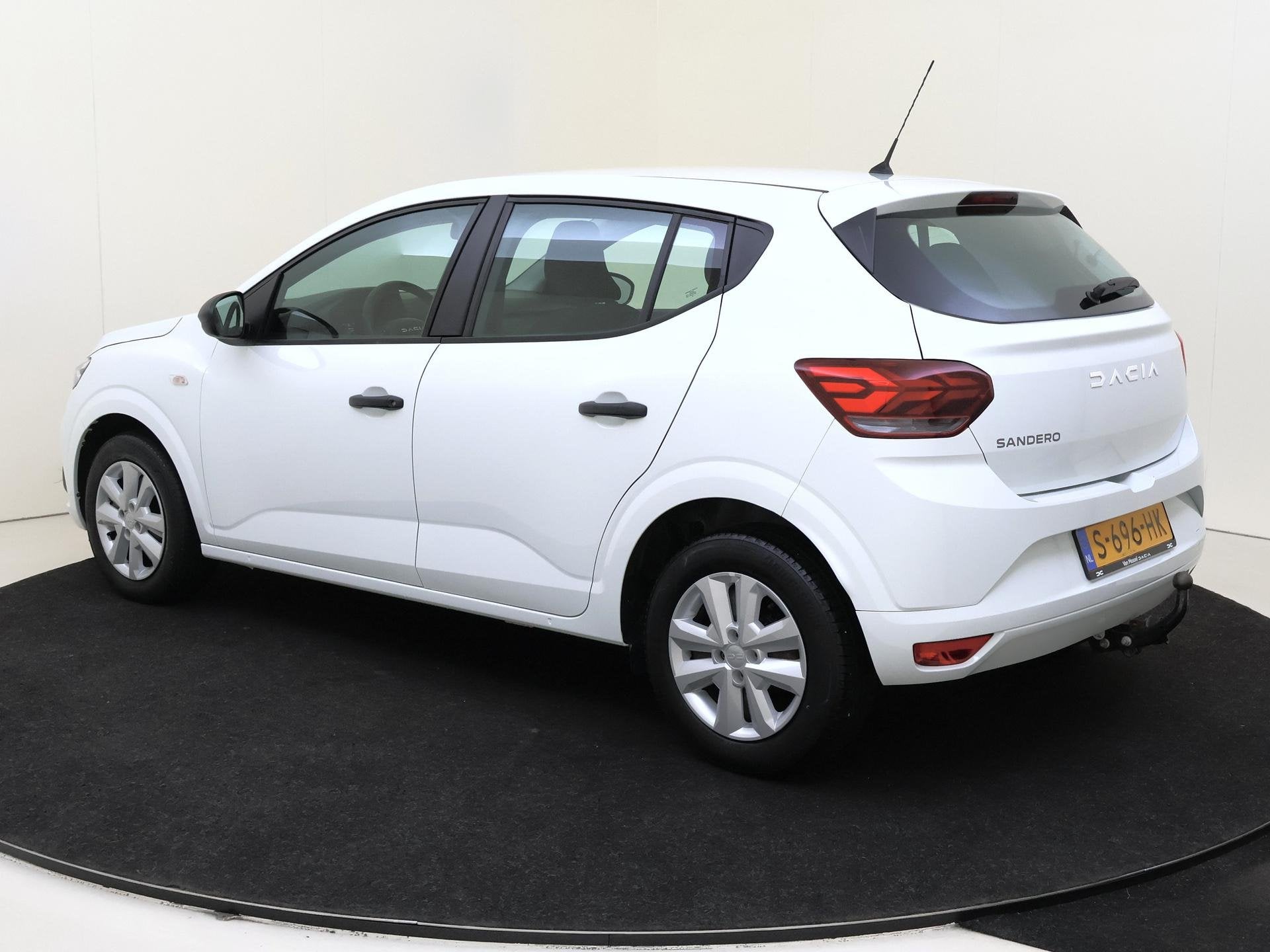Dacia Sandero 1.0 TCe 100 ECO-G Essential | Trekhaak | Airco, Auto's, Voorwielaandrijving, Gebruikt, Euro 6, 1081 kg