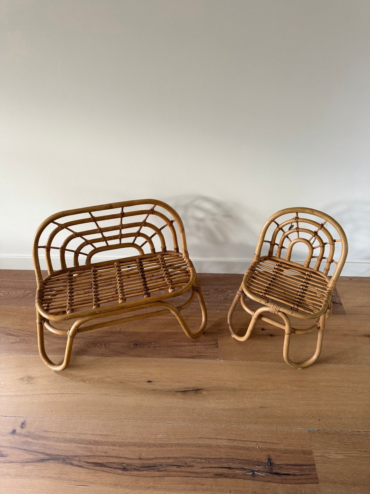 Rotan kinderbankje en stoel - 30 cm hoog, Ophalen of Verzenden, Zo goed als nieuw, Stoel(en)