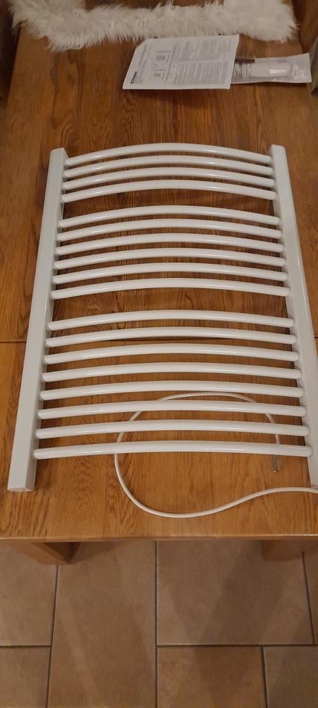 Handdoekradiator elektrisch nieuw, Ophalen of Verzenden, Minder dan 60 cm, Radiator, 80 cm of meer