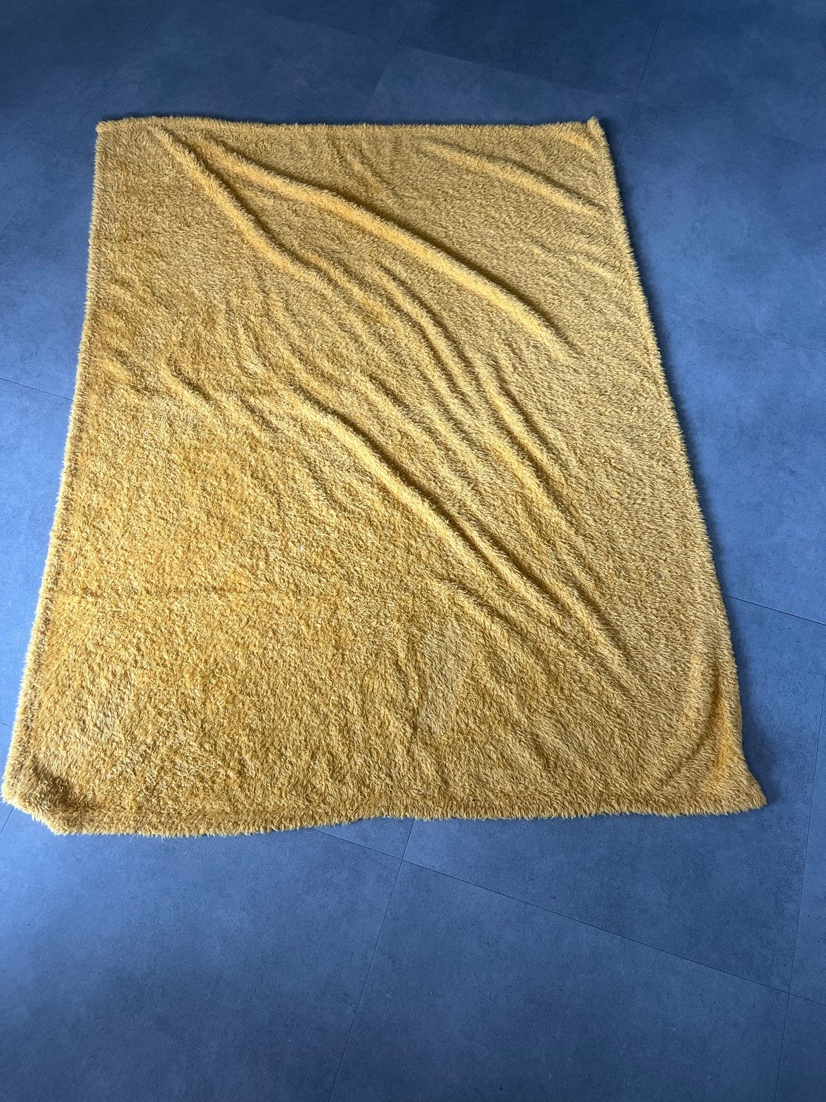 Leuk geel deken met fluffy structuur, Woondeken, 133 cm, Zo goed als nieuw, Ophalen