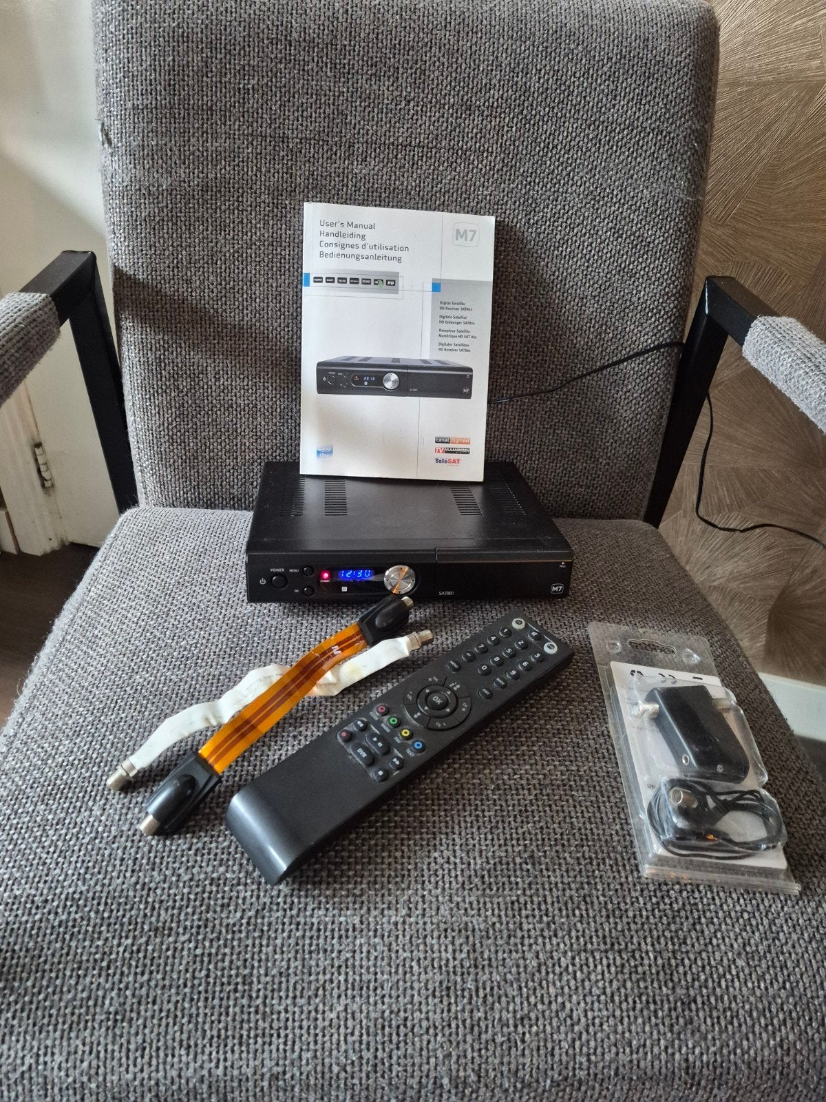 M7 SAT801 HD Satellietontvanger met afstandsbediening, Audio, Tv en Foto, Ophalen of Verzenden, Gebruikt, Decoder